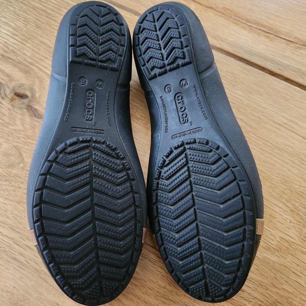 Crocs Ballet Flats Black with Gold Accents Comfortable Womens Shoes Size 8 - Picture 8 of 9